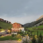Alpenhof 4* Tux