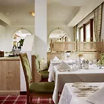 Alpenhof Hotel 4*