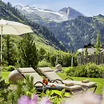 Hotel Alpenhof 4*