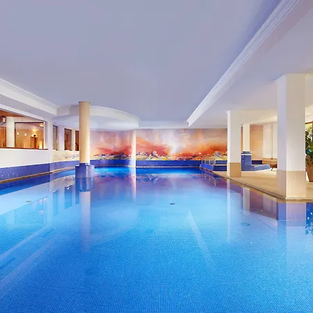 فندق ألبينهوف 4*