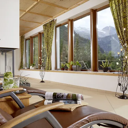 Hotel Alpenhof 4*