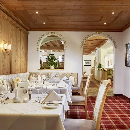 Alpenhof Hotel 4*