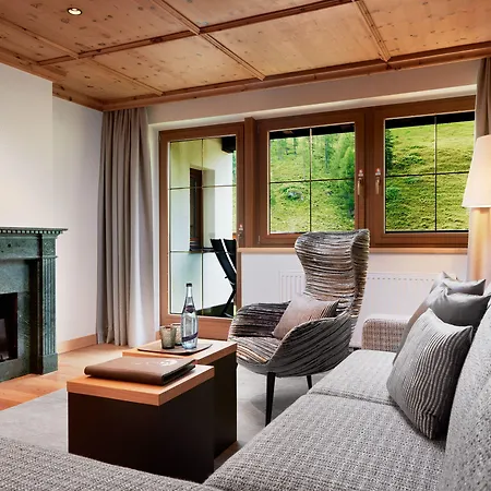 Alpenhof Hotel 4*