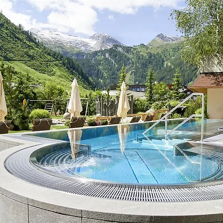 Alpenhof Hotel