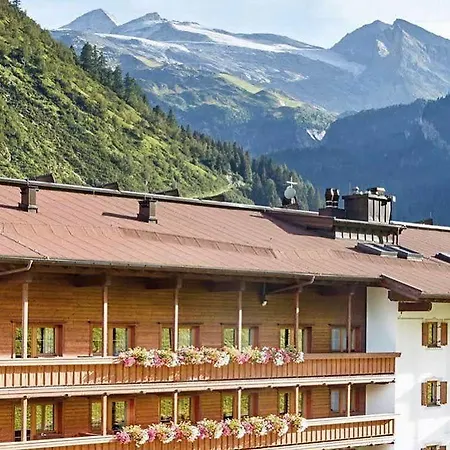 Alpenhof Hotel 4*