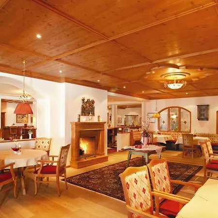 Hotel Alpenhof 4*