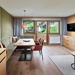 Alpenhof Hotel 4*