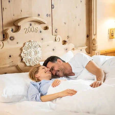 Alpenhof 4* טוקס