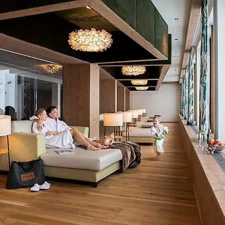 Alpenhof מלון 4*