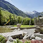 Alpenhof Hotel 4*