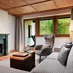 Alpenhof Hotel 4*